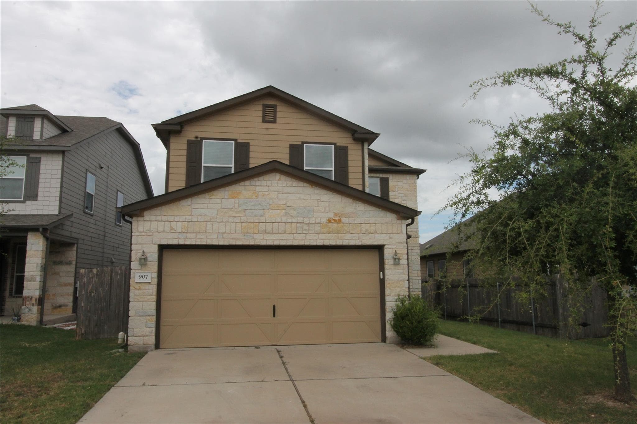 907 Solitude Dr