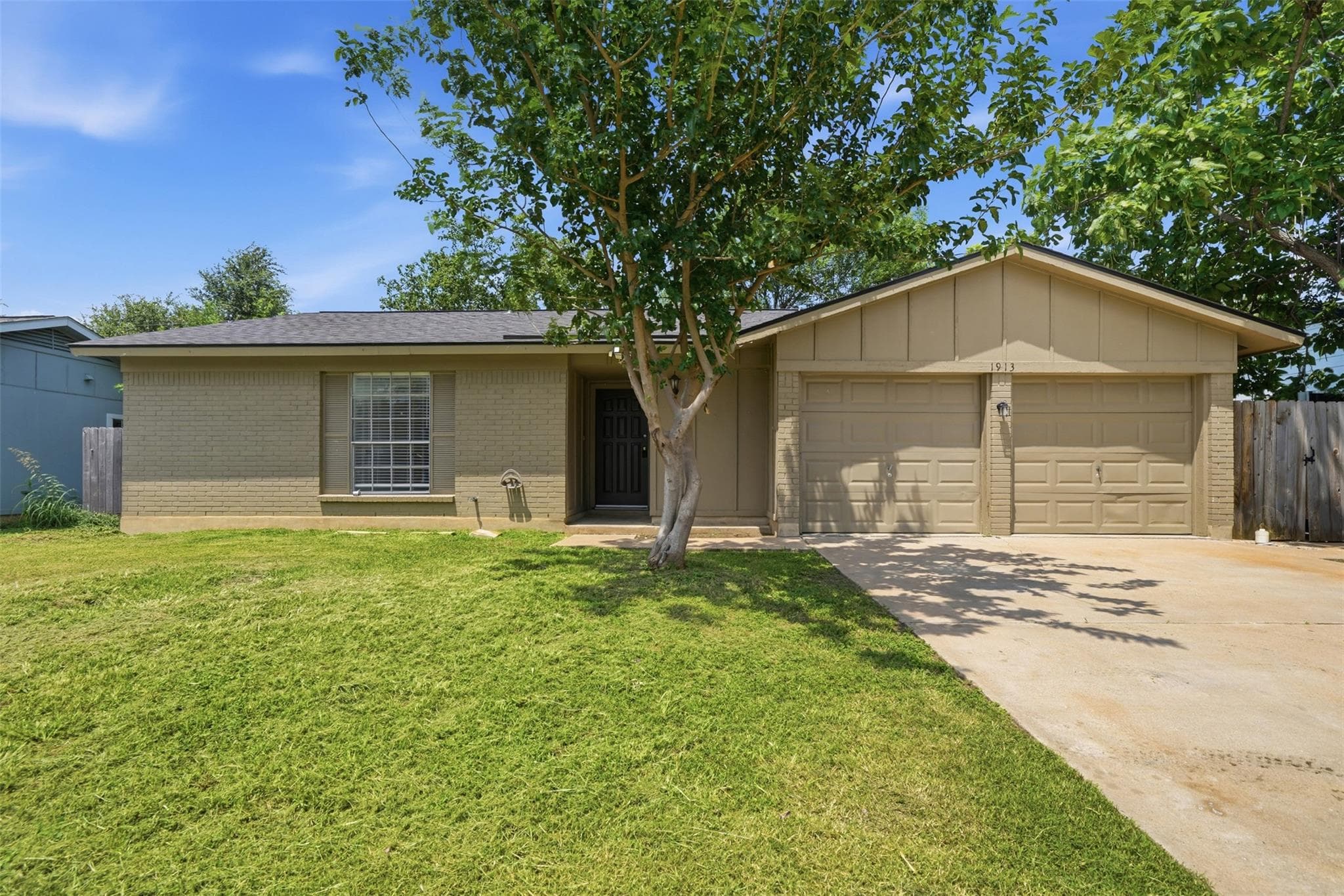 1913 Denfield Dr