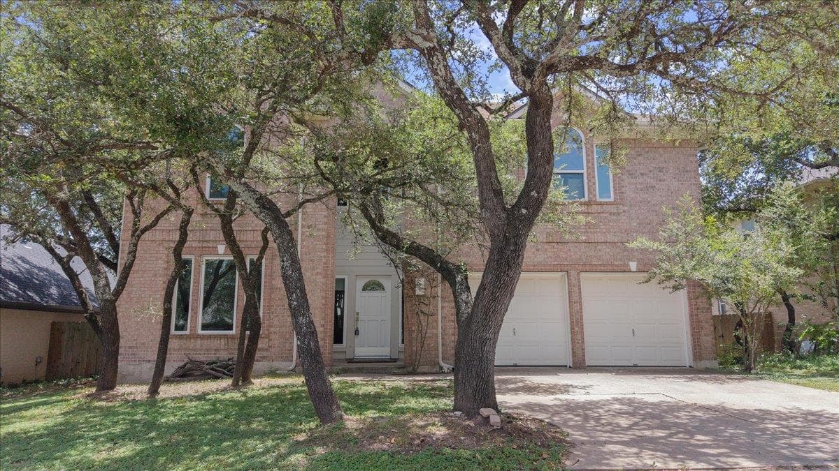 706 Hilltop Dr