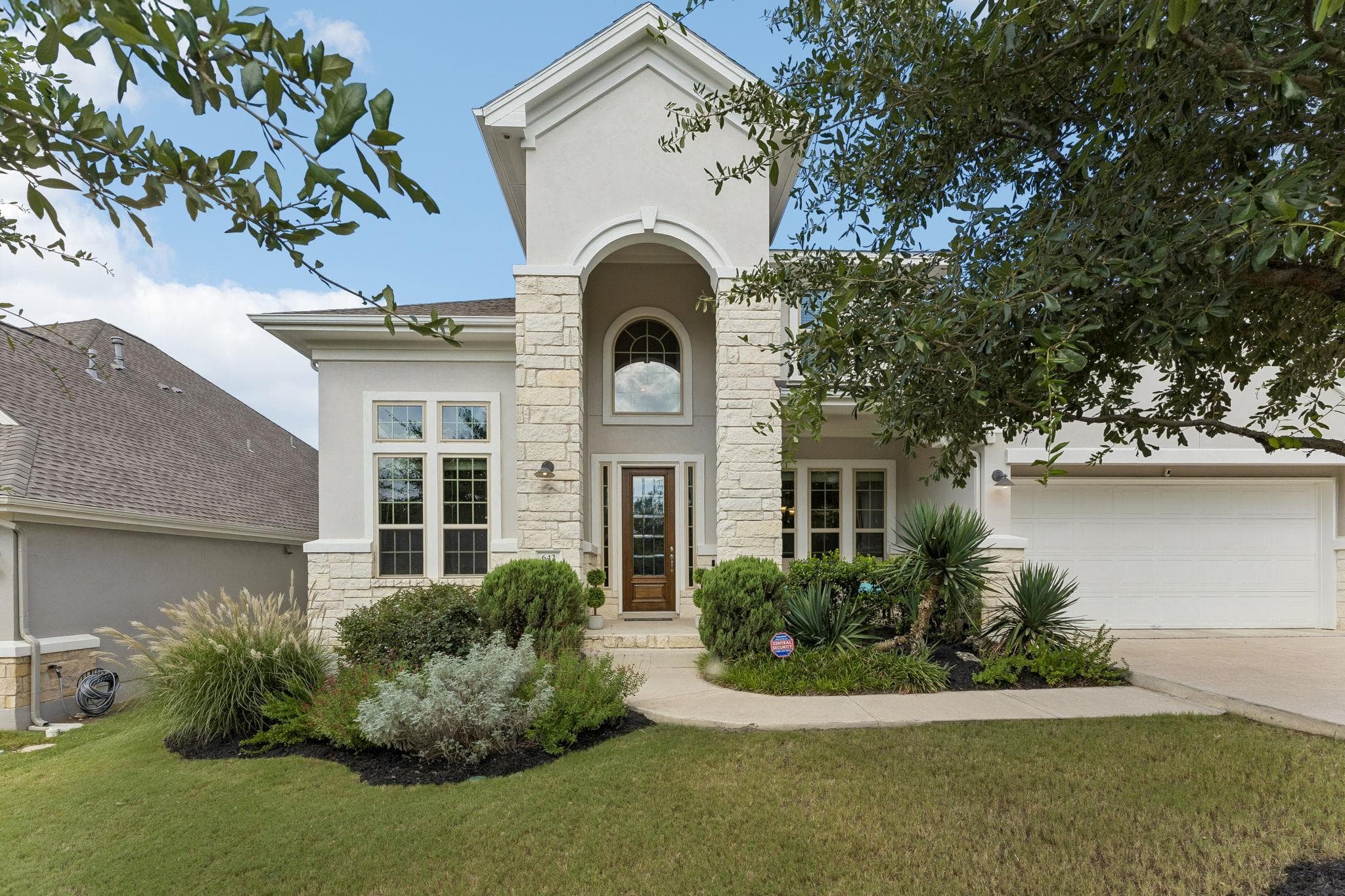 642 Jacksdaw Dr