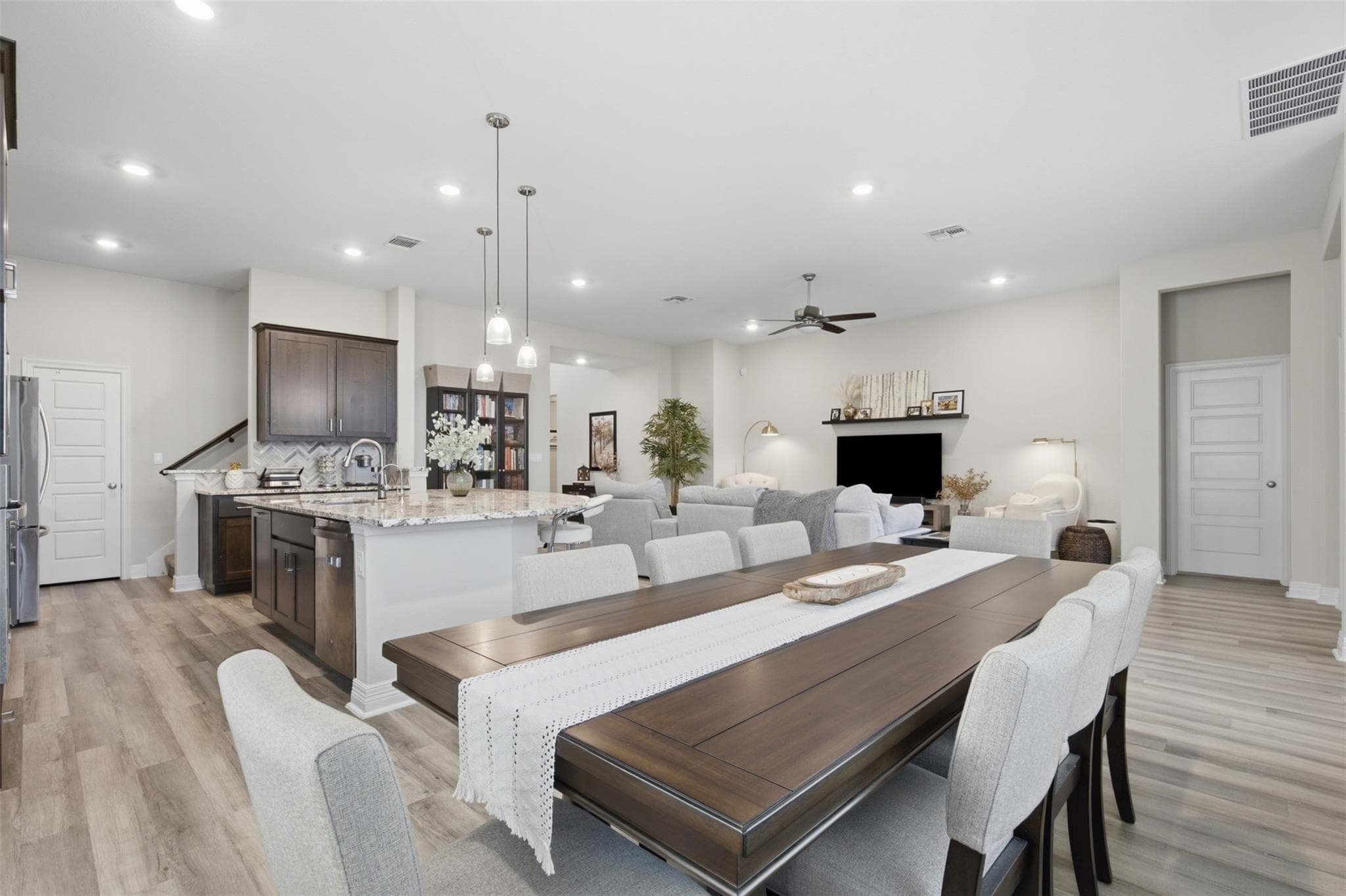 412 Fair Oaks Dr