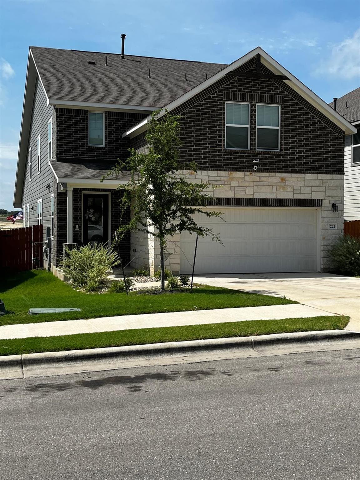 221 Travis Ln
