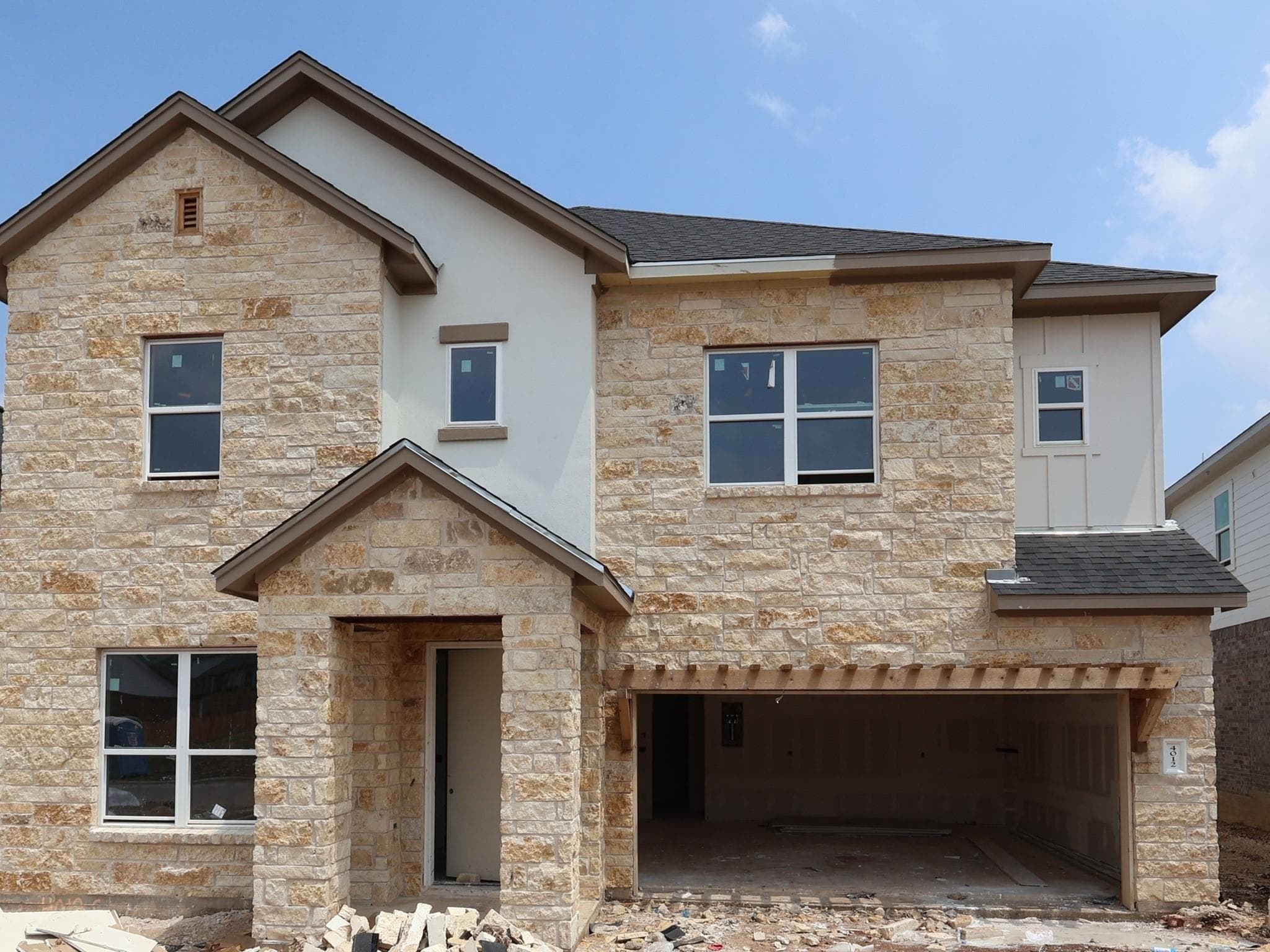 4012 Fulton Dr