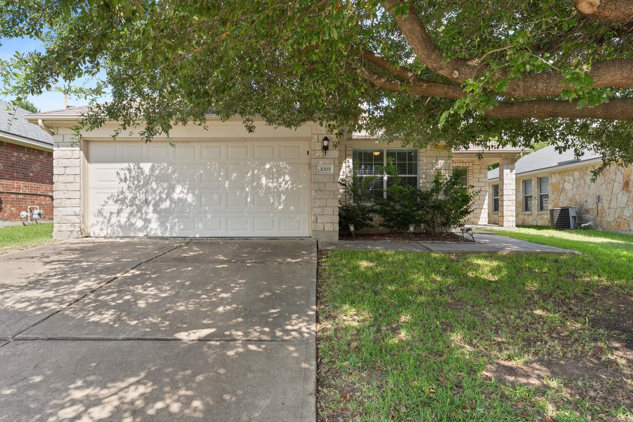 1005 Blackburn Pl