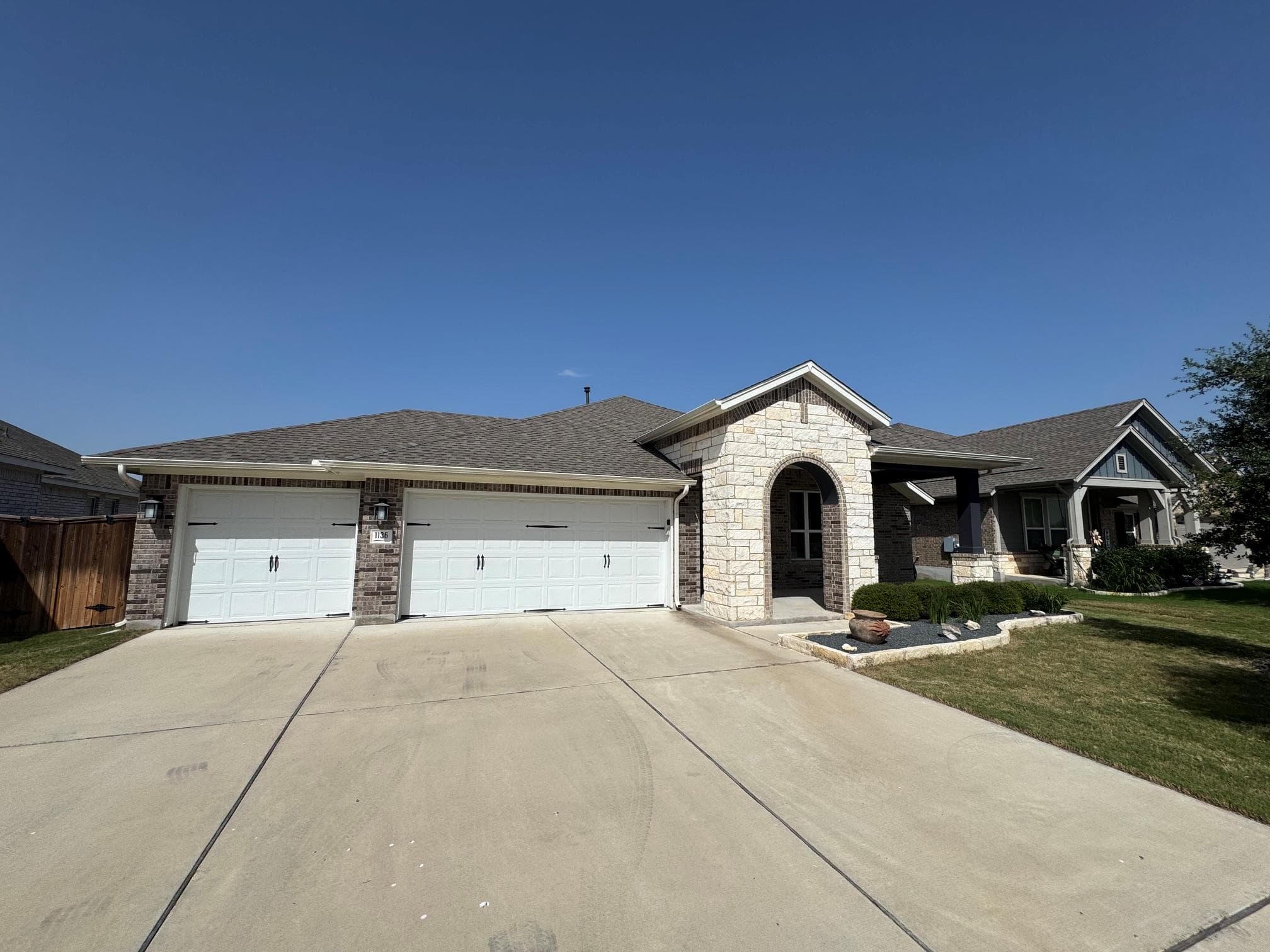 1136 Olympic Ln