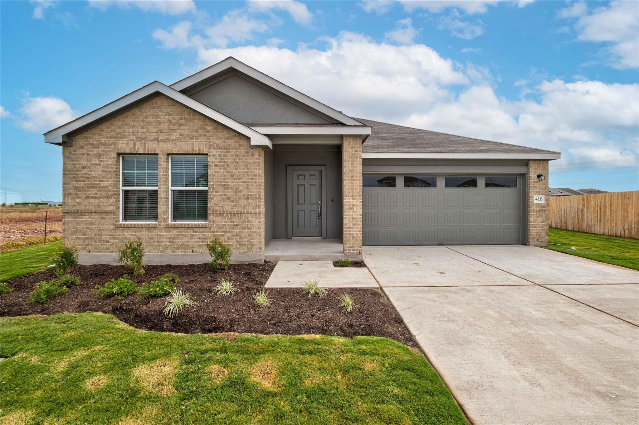 416 Escondido Cir