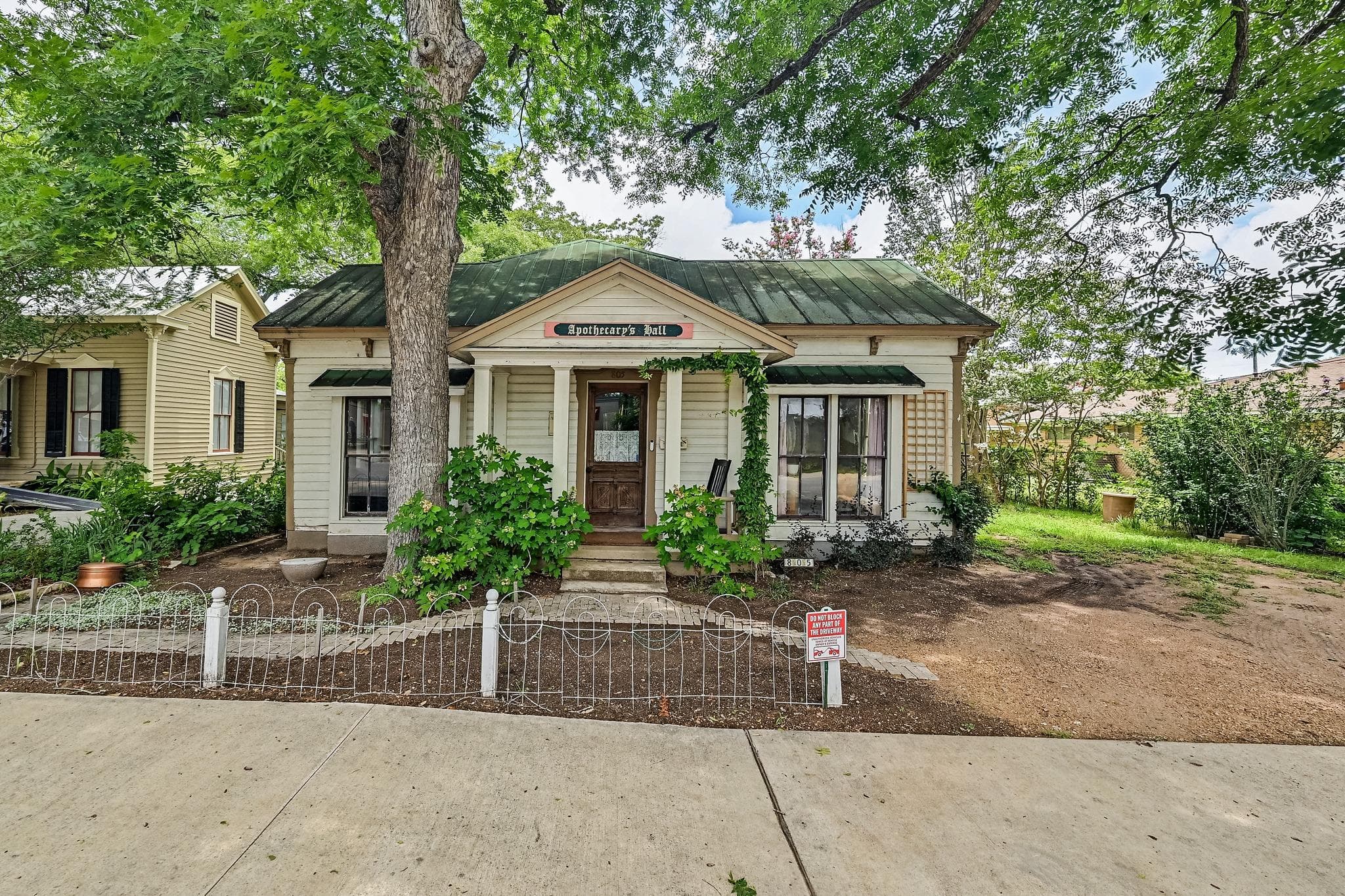 805 Main St