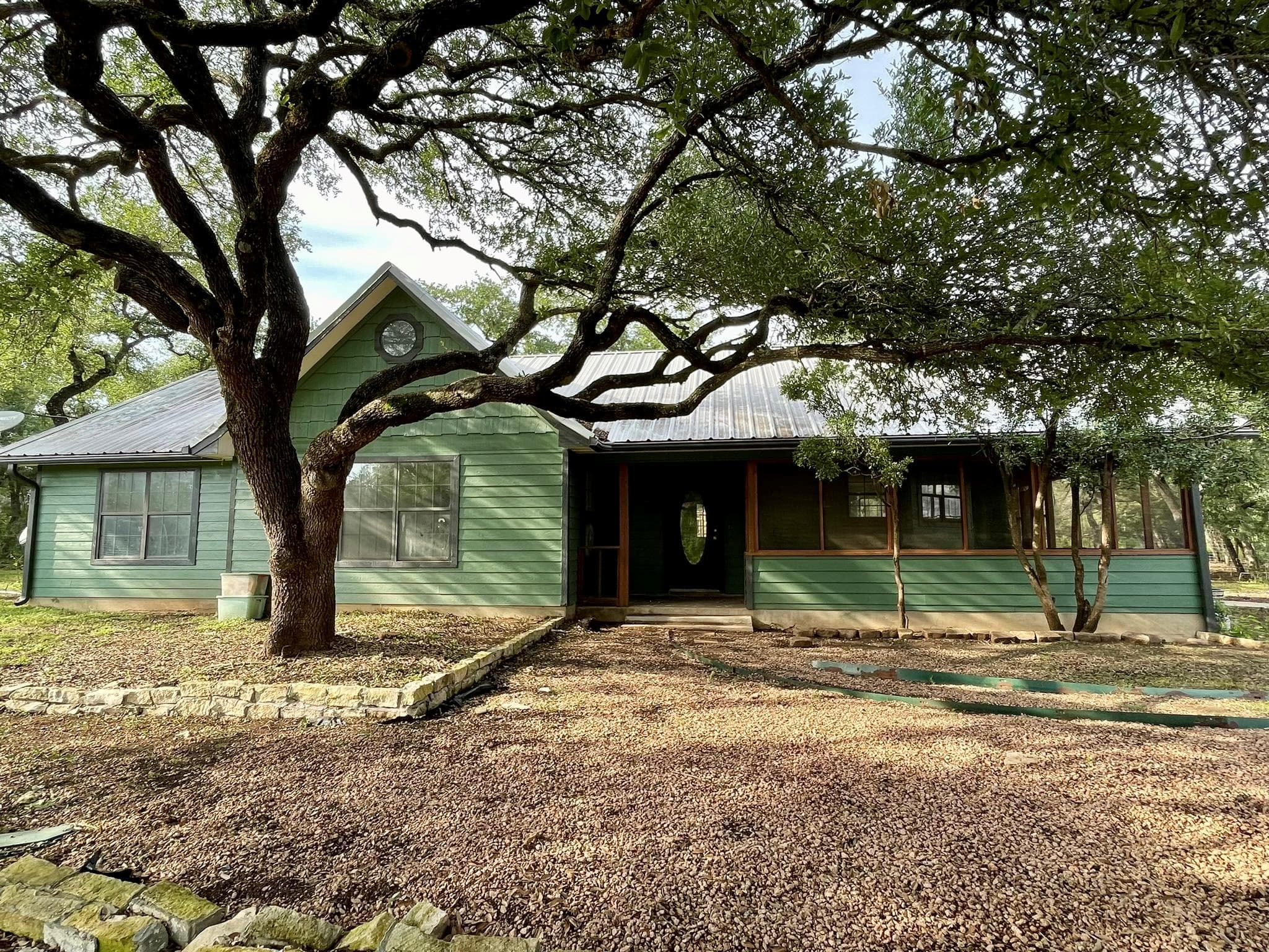 204 E Lakeshore Dr