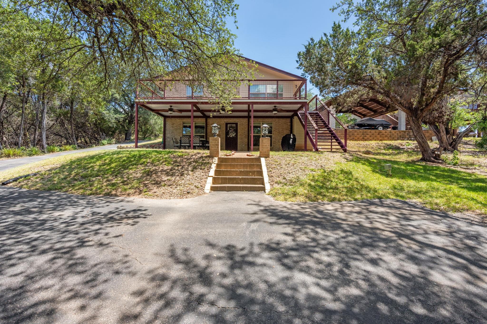 1105 Edgewater Dr