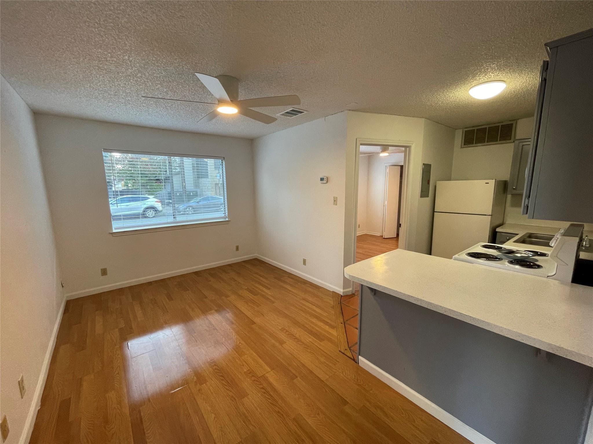2514 Pearl St #103