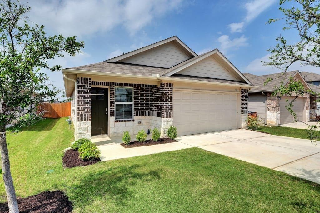 2921 Maryanne Ln