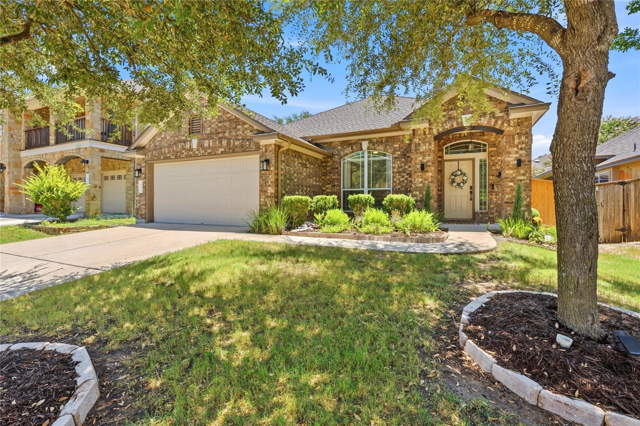 2851 Angelina Dr