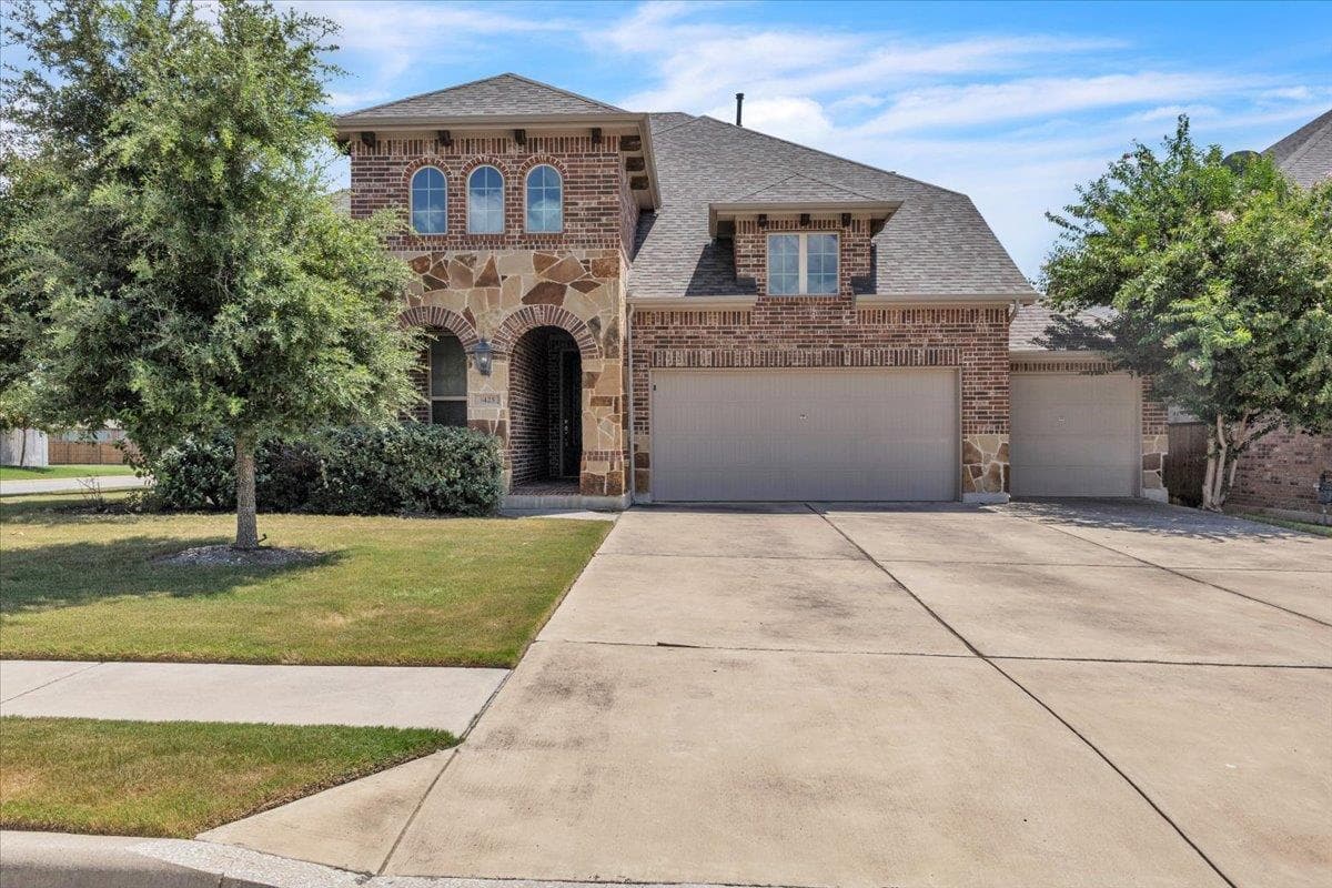 3425 De Soto Loop