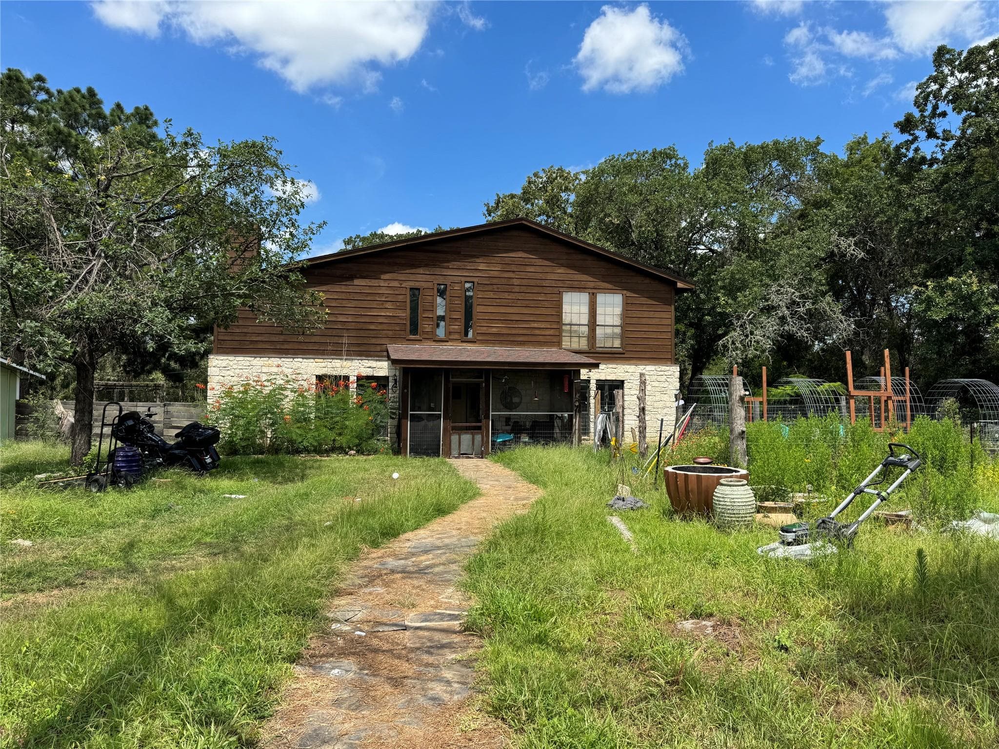 112 Michele Dr
