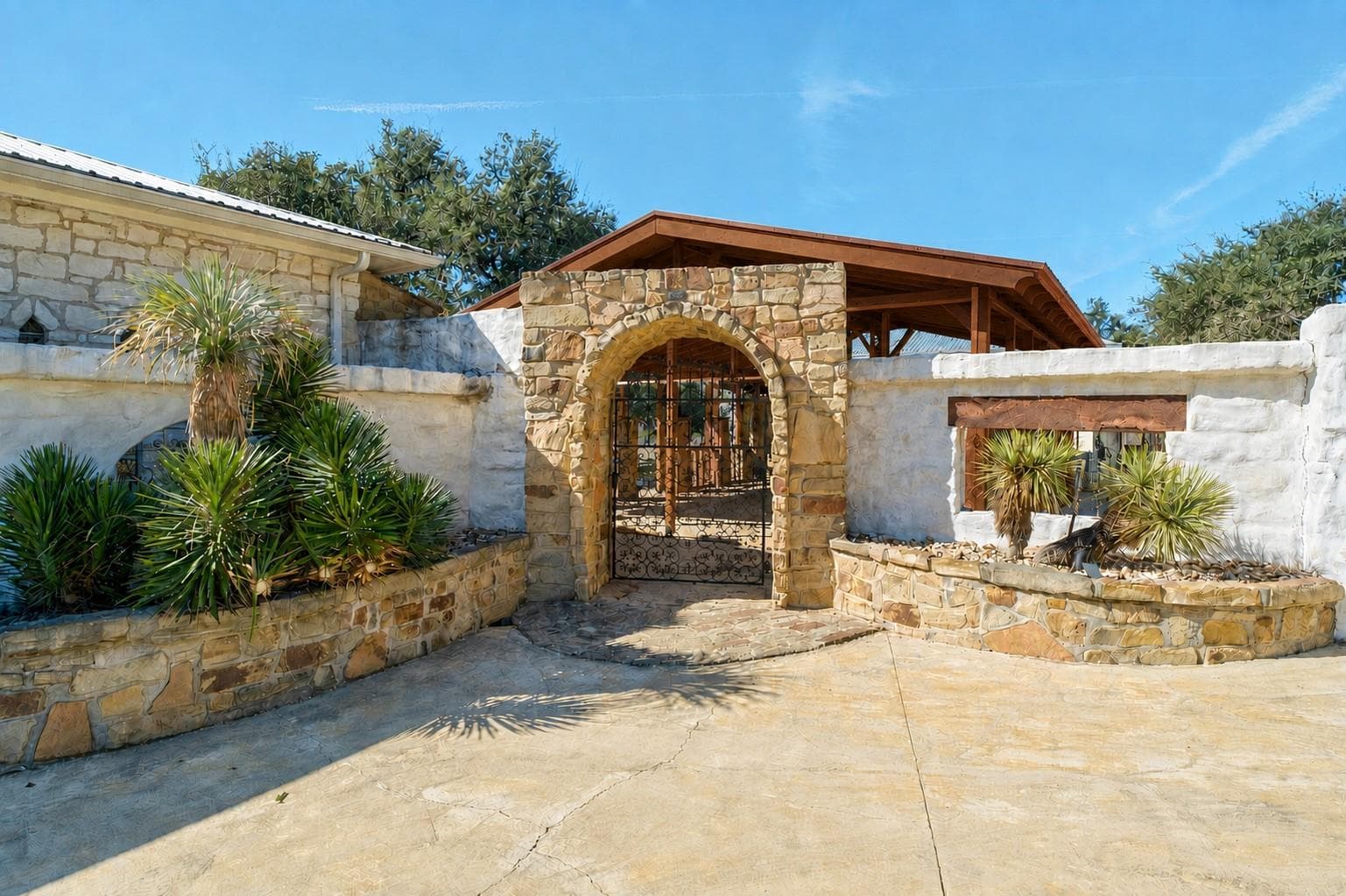 340 Barton Ranch Rd