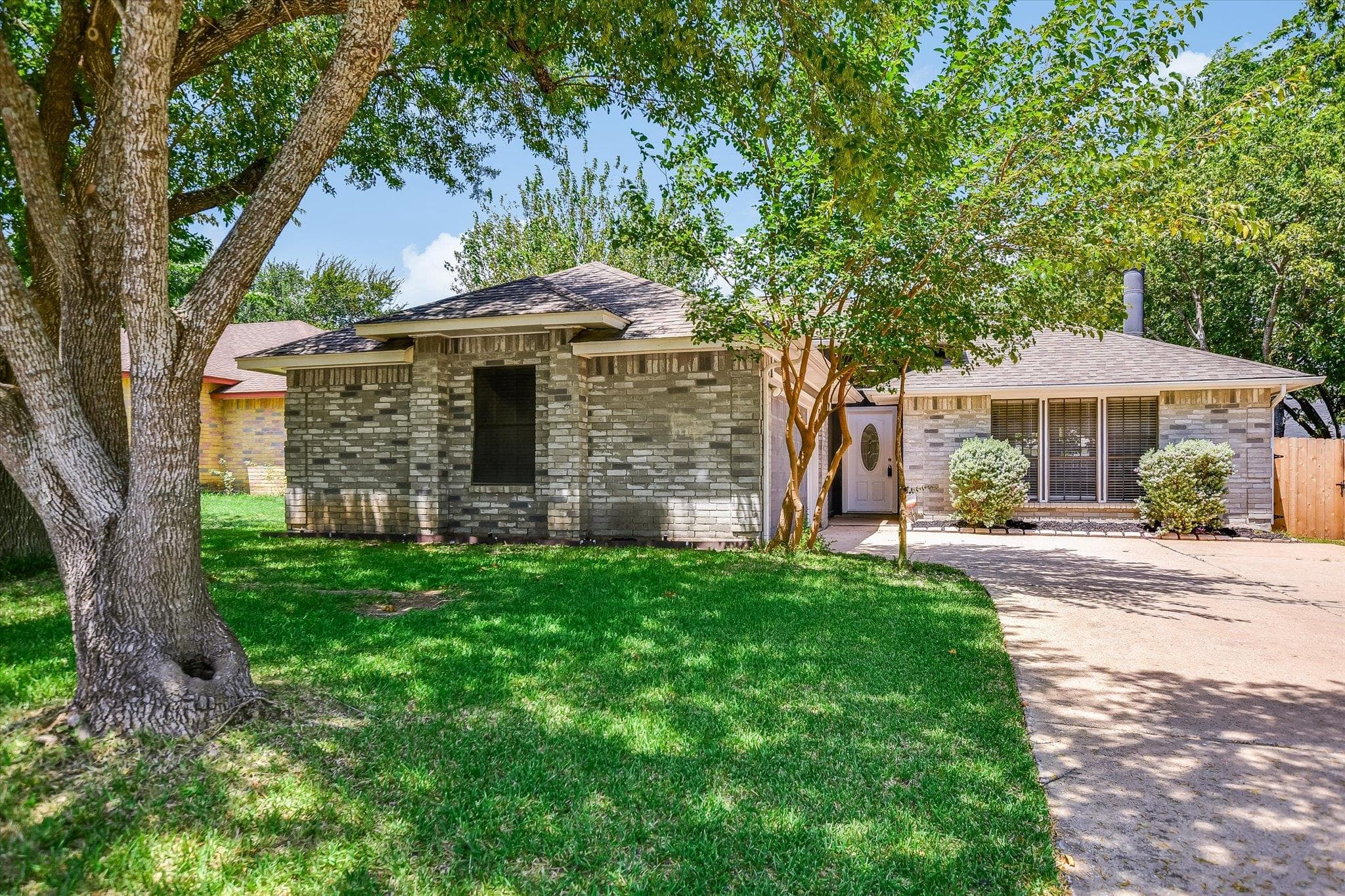 1705 Laurel Ln