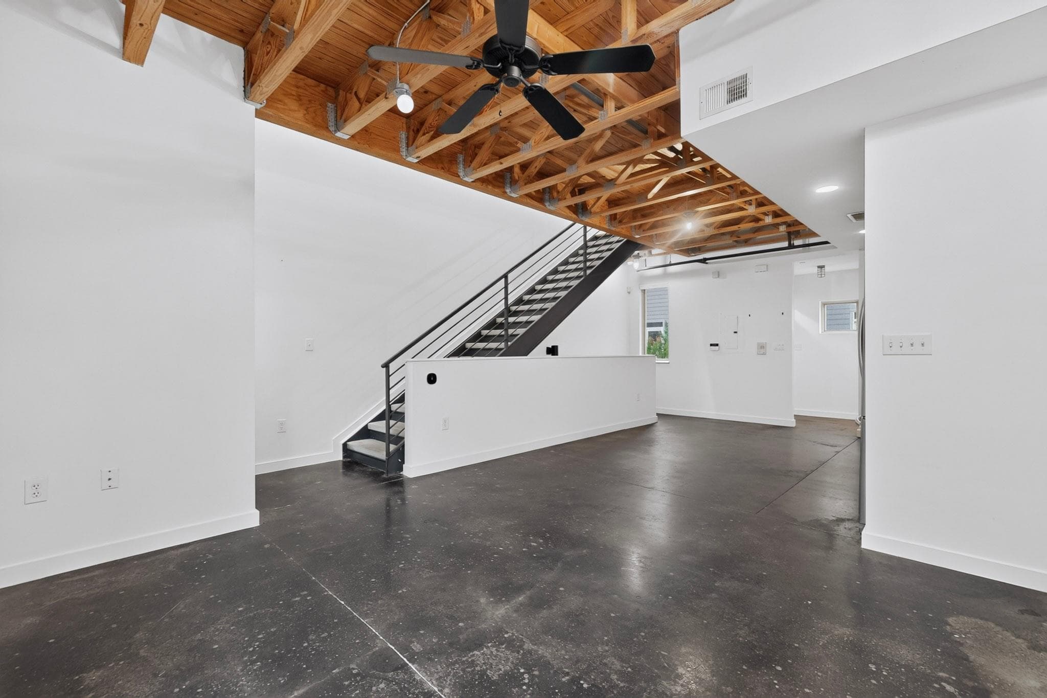 1601 E 5th St #211