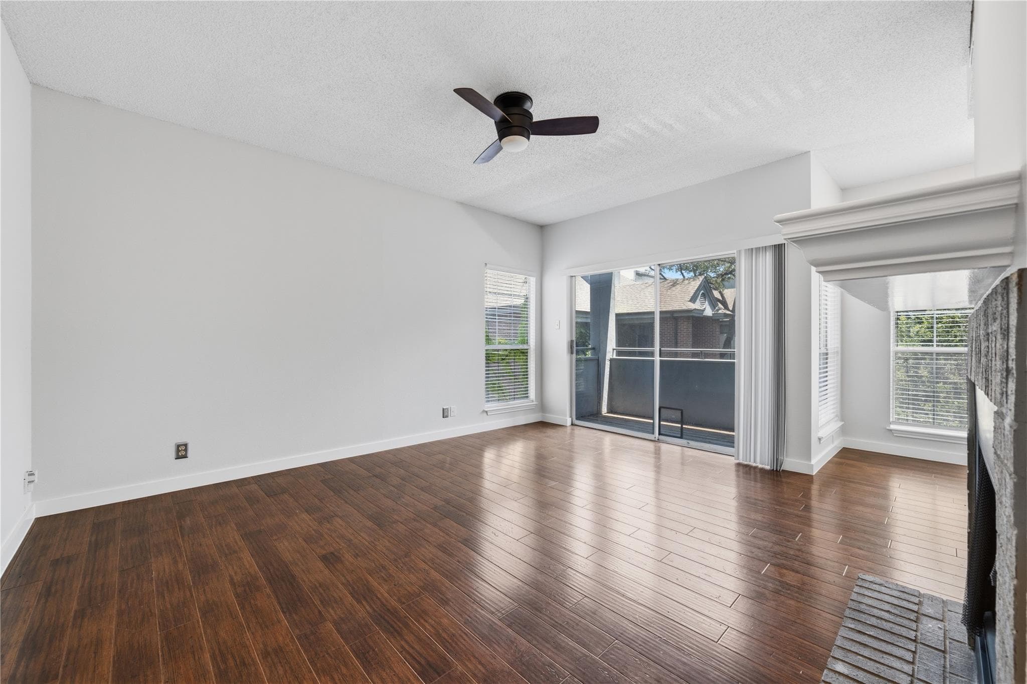 700 S 1st St #202