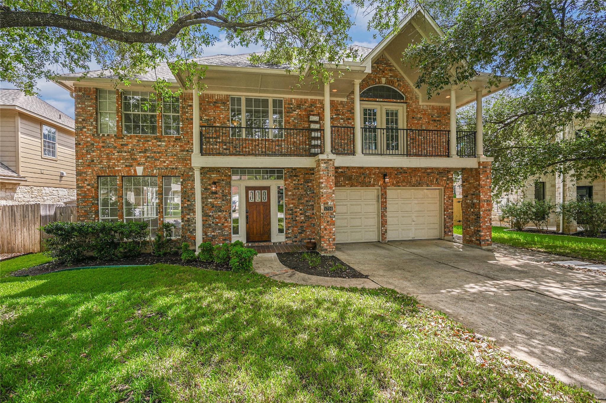 5704 Trelawney Ln