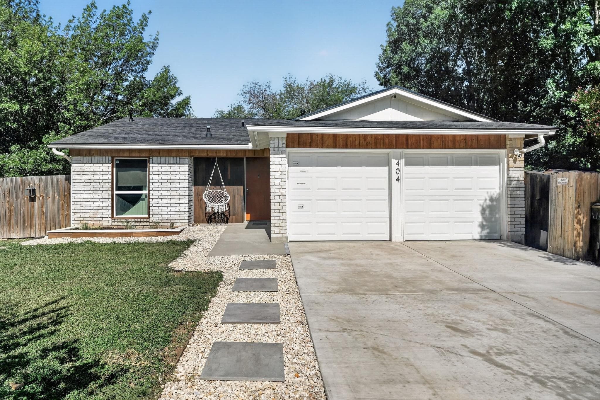 404 Las Cruces St