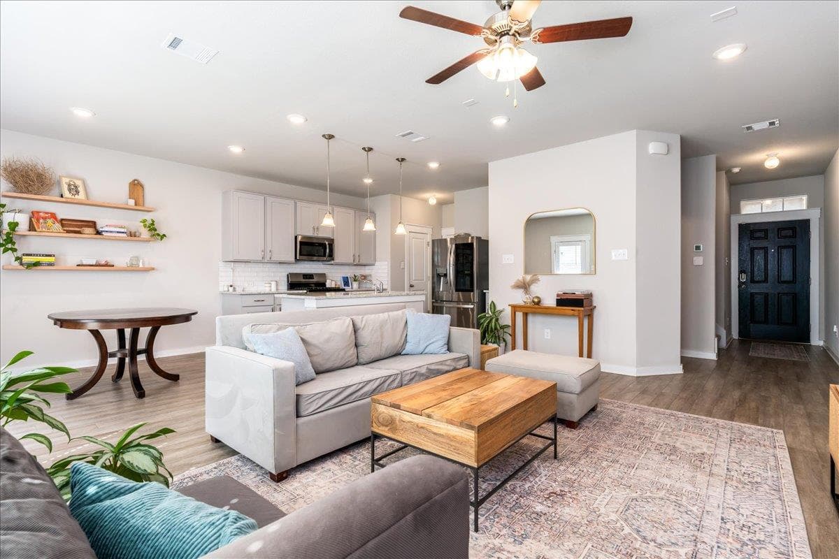 17103B Crane Fly Dr