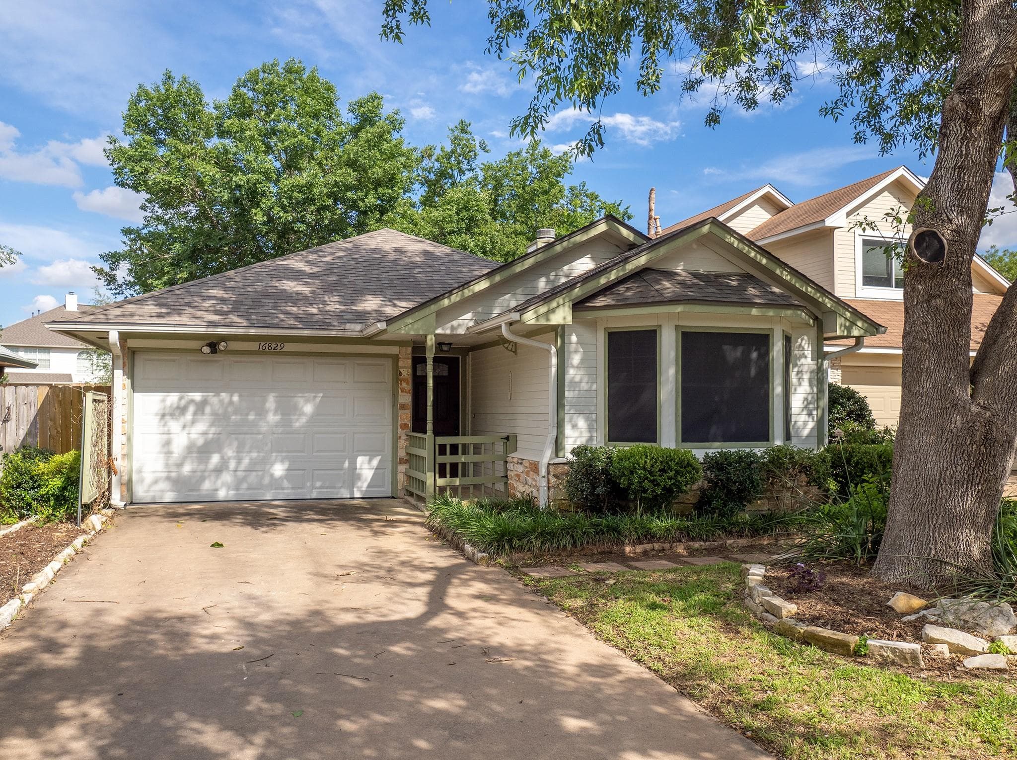 16829 Whitebrush Loop