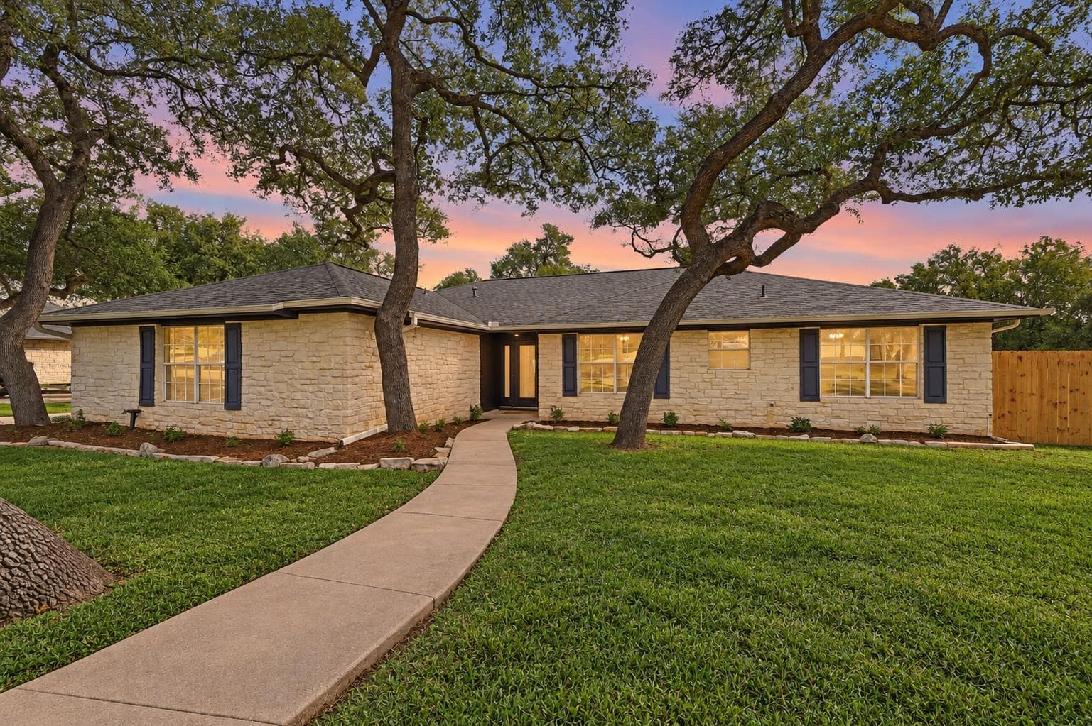 600 Meadow Oaks Dr