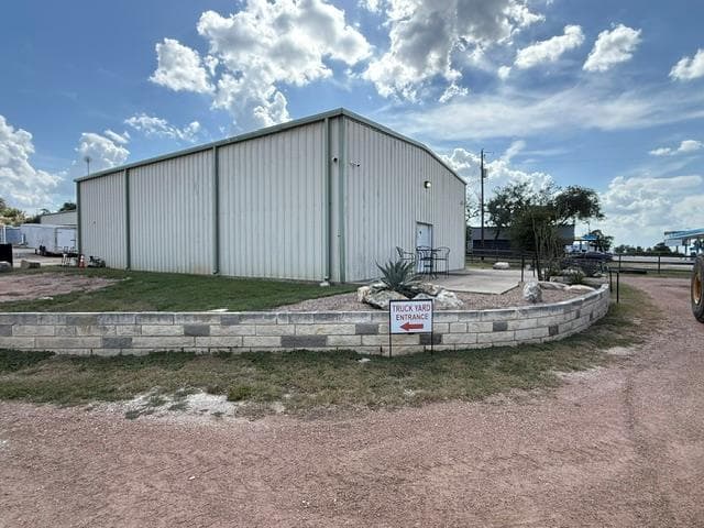 7748 E Us Highway 290 None #1