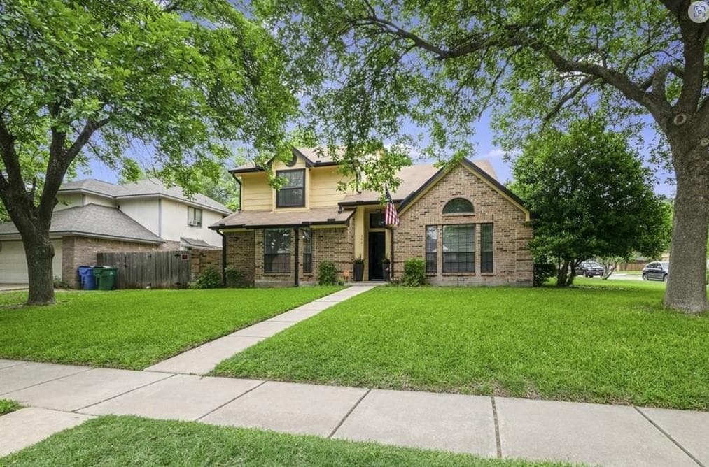 306 Applewood Dr