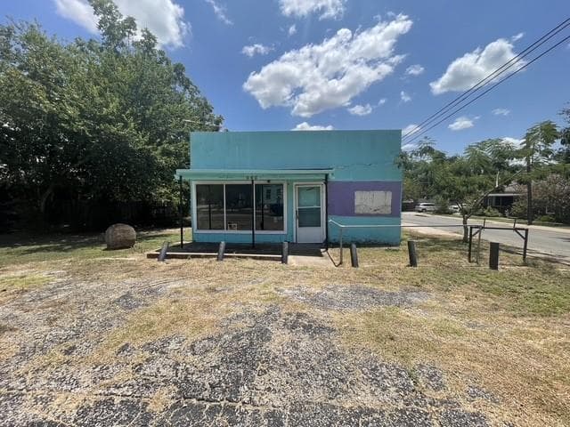 919 W 4th St
