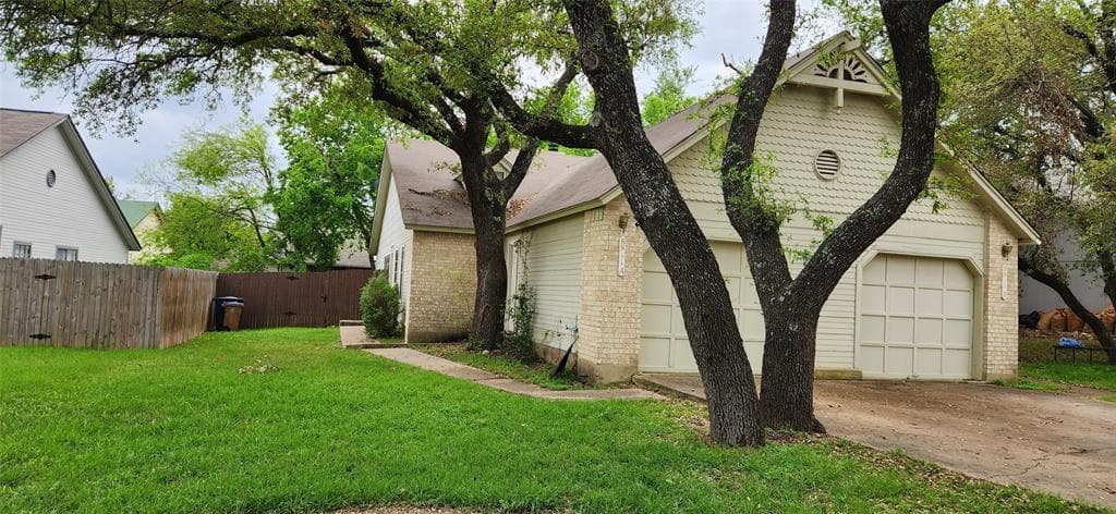 8811 Clearbrook Trl
