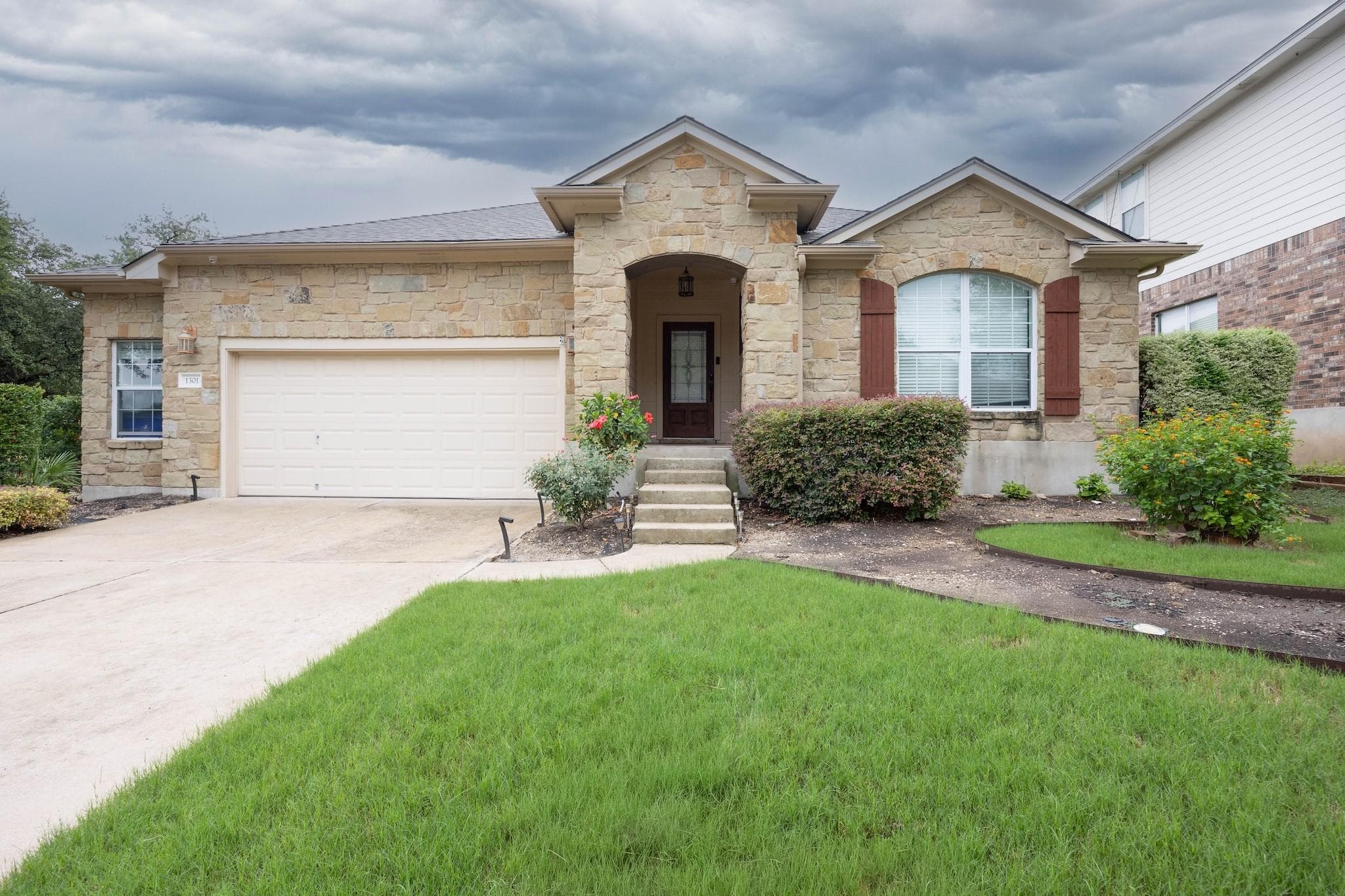 1301 Rimstone Dr