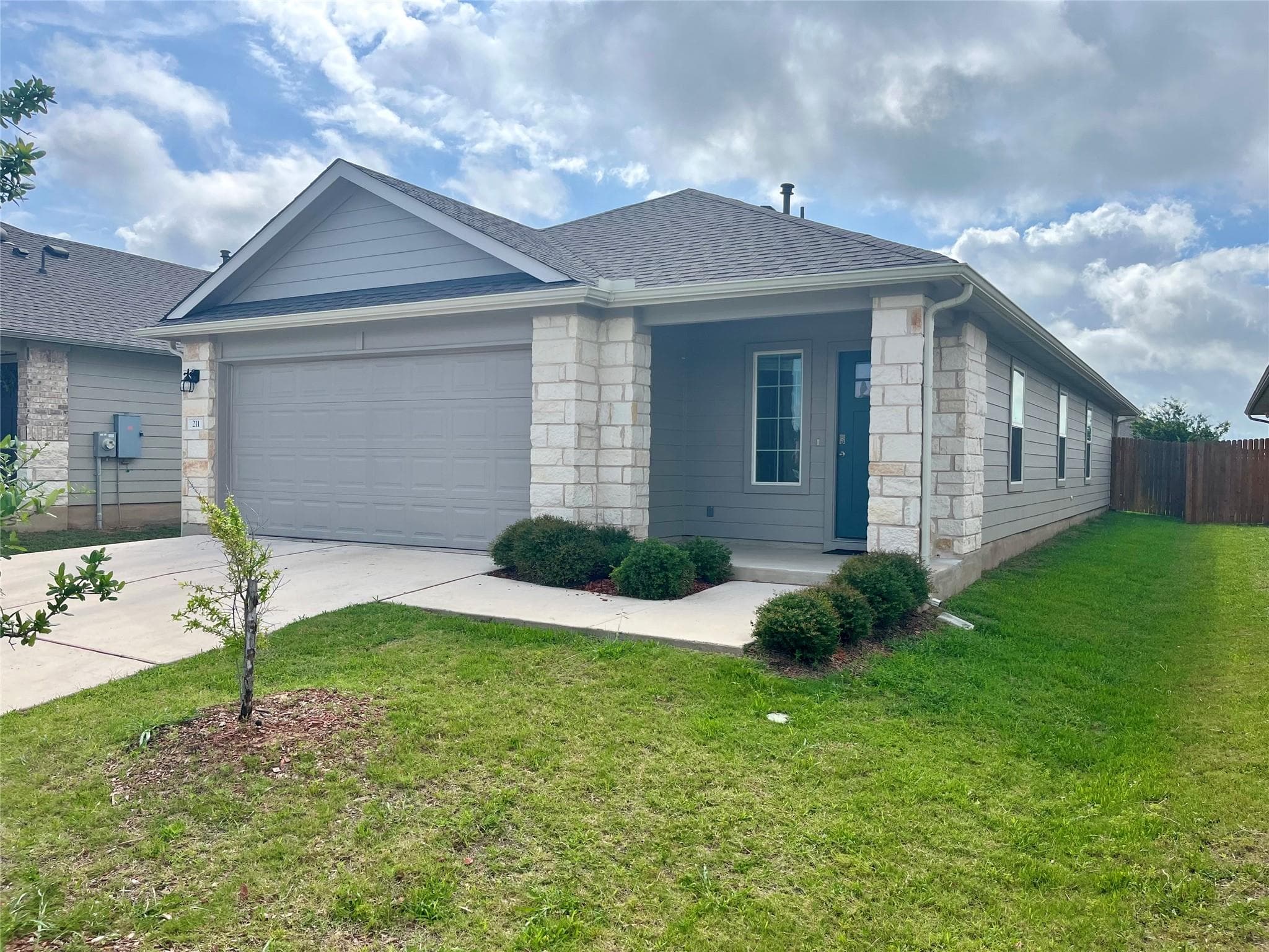 211 Hamilton Pool Ln