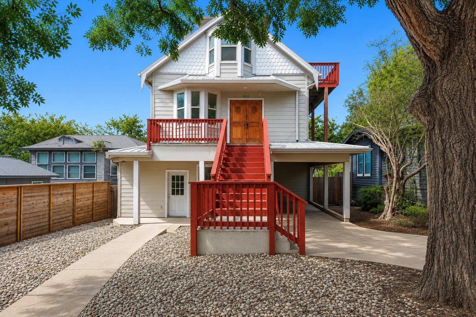 2003 E 9th St #2