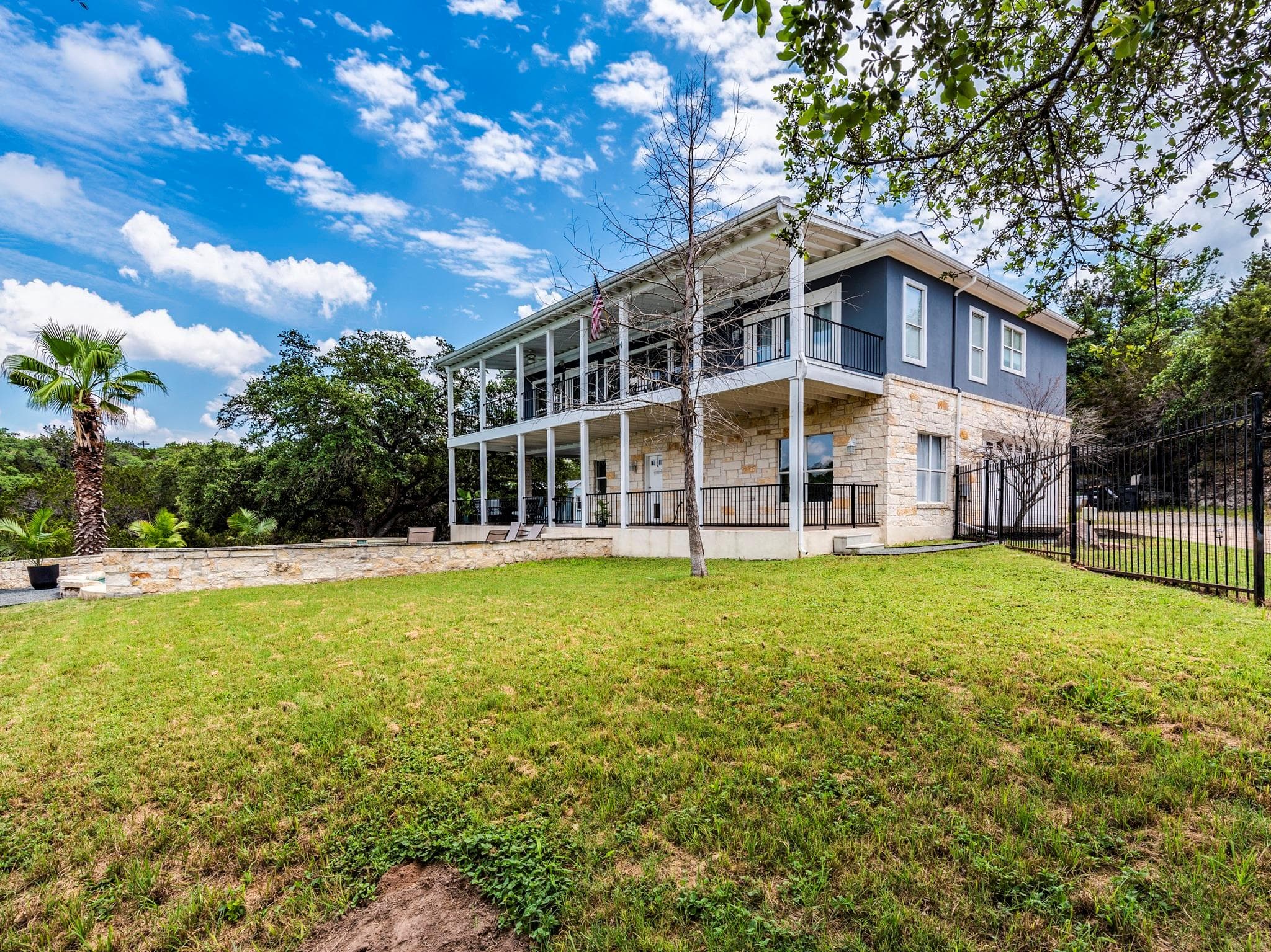 22401 Briarview Dr