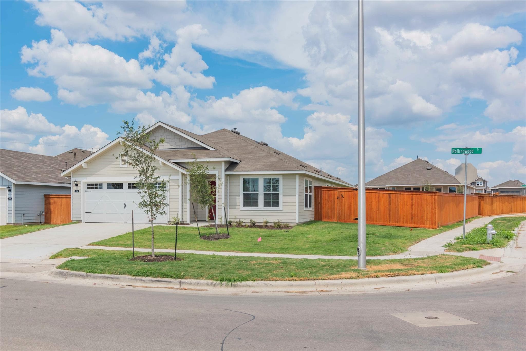 204 Rollingwood Dr