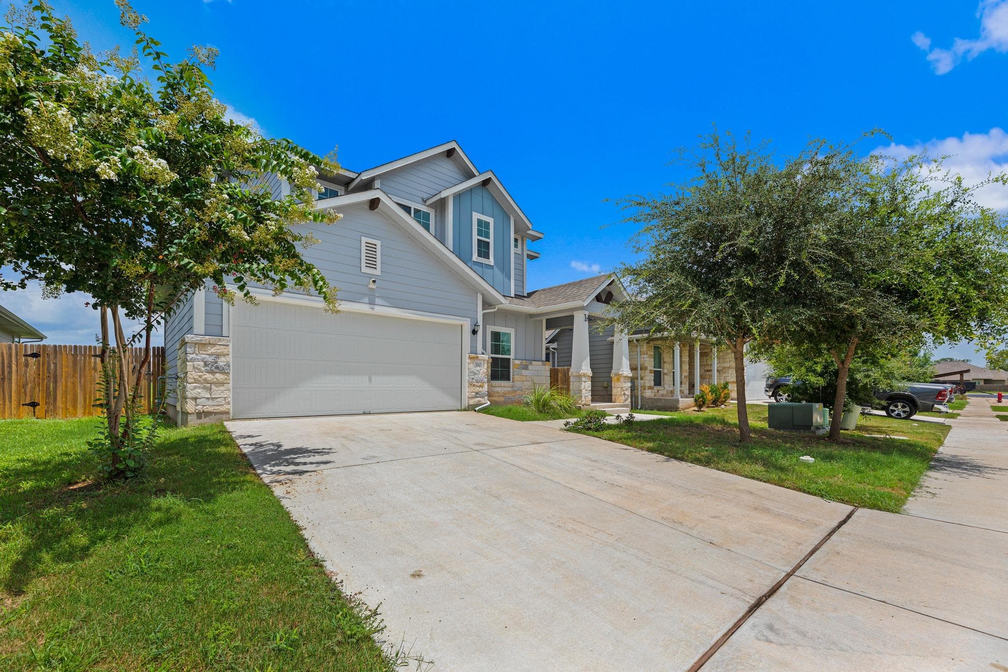 310 Rimrock Ct