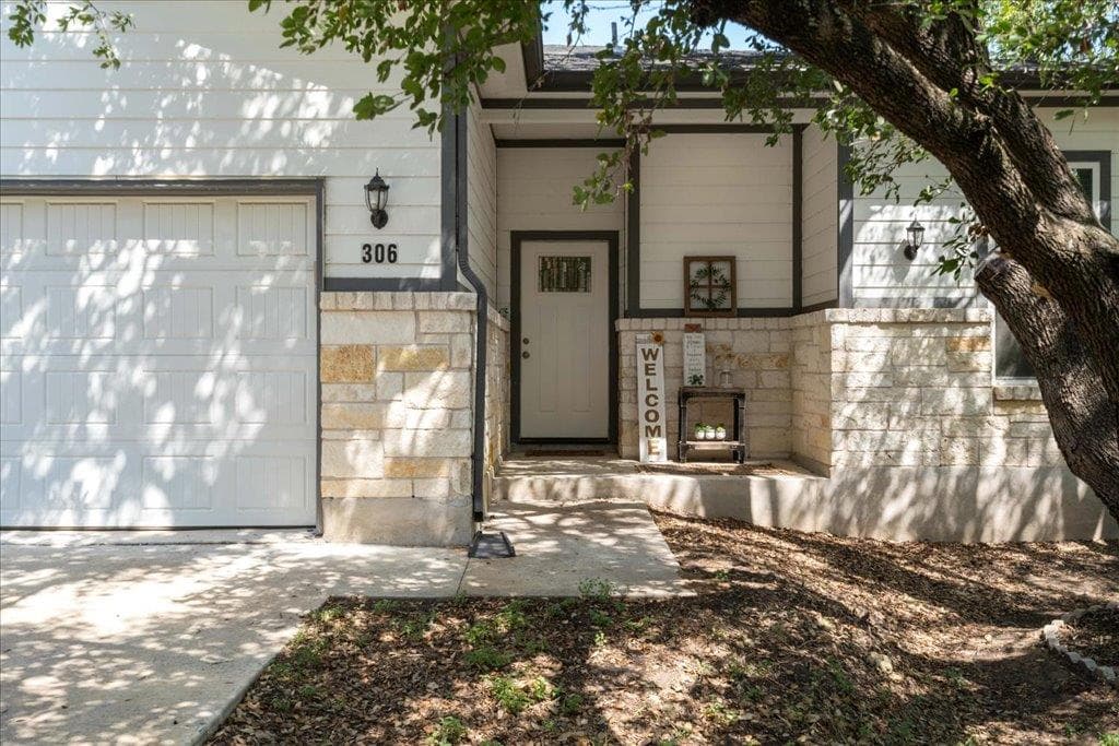 306 Songwood Dr