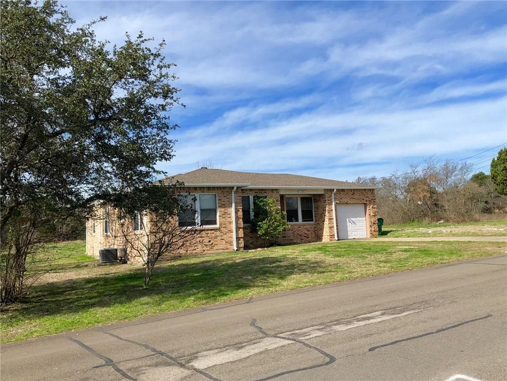 307 S Mustang Ave