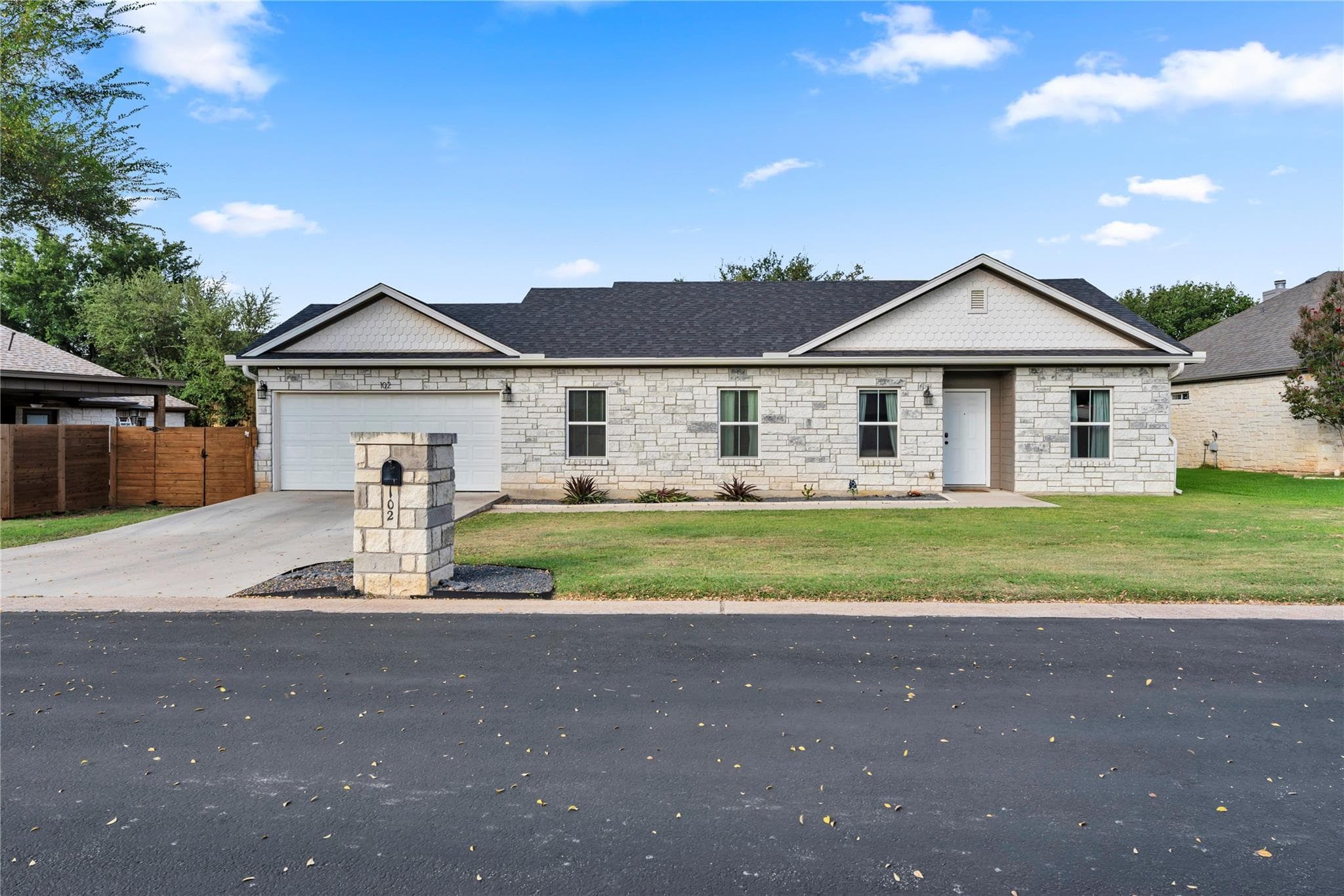 102 Fox Cir