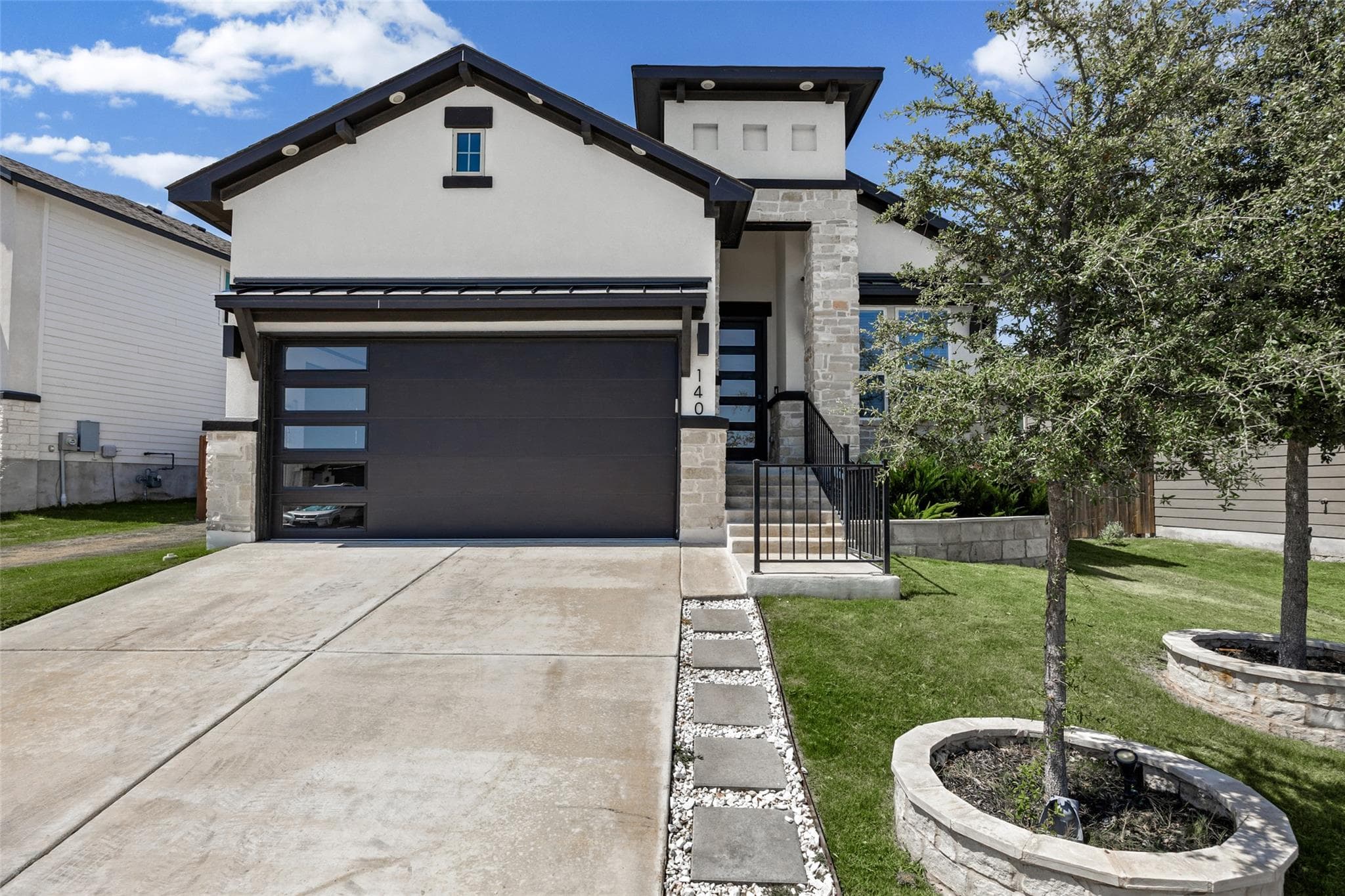 140 Caterpillar Ln