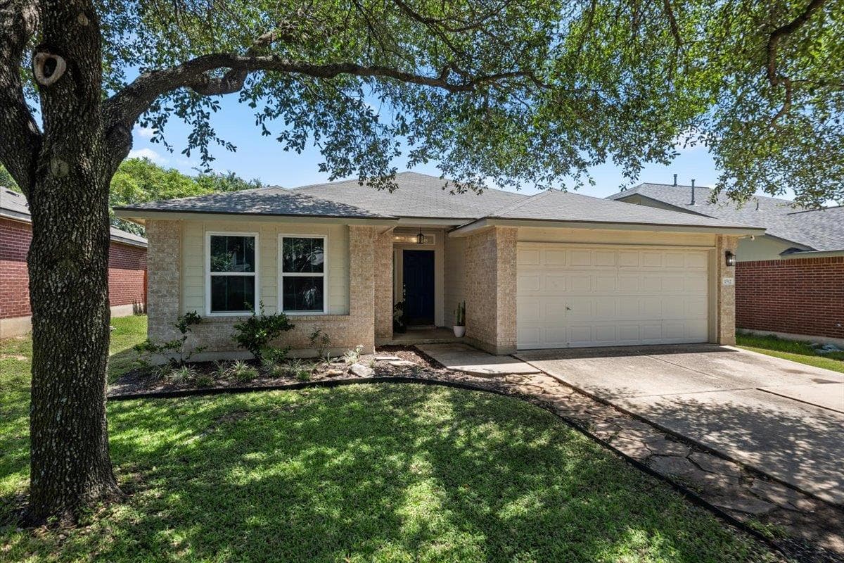 1512 Dillon Lake Bnd