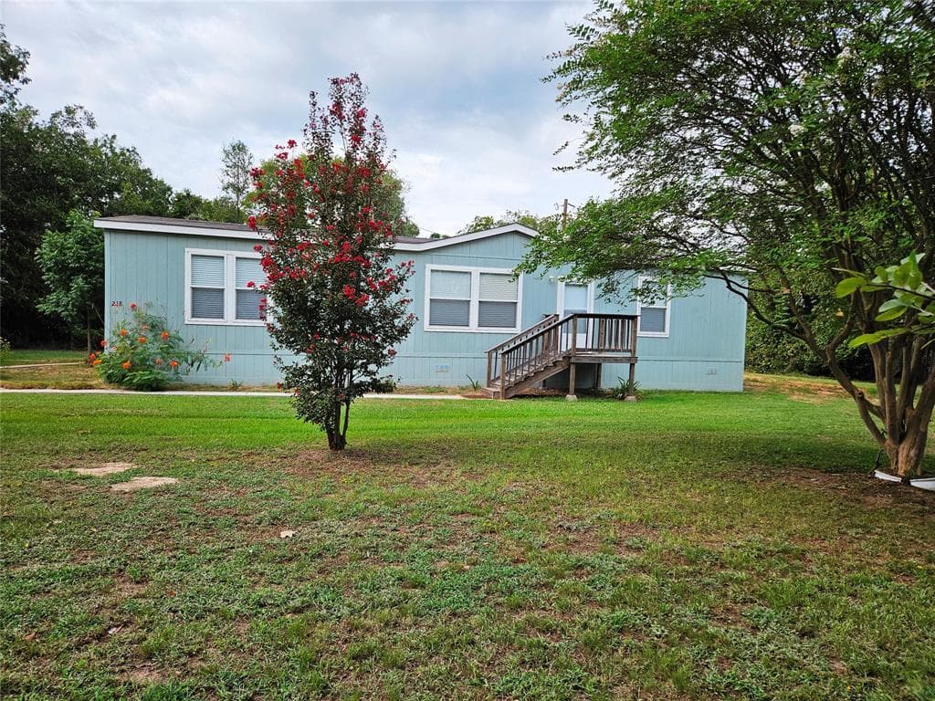 218 Waco St