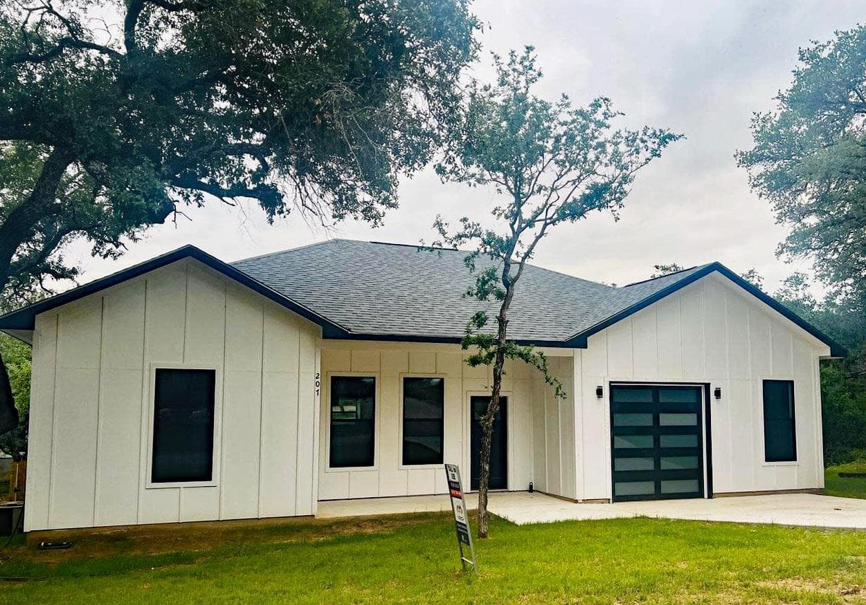 207 Laurel Ln