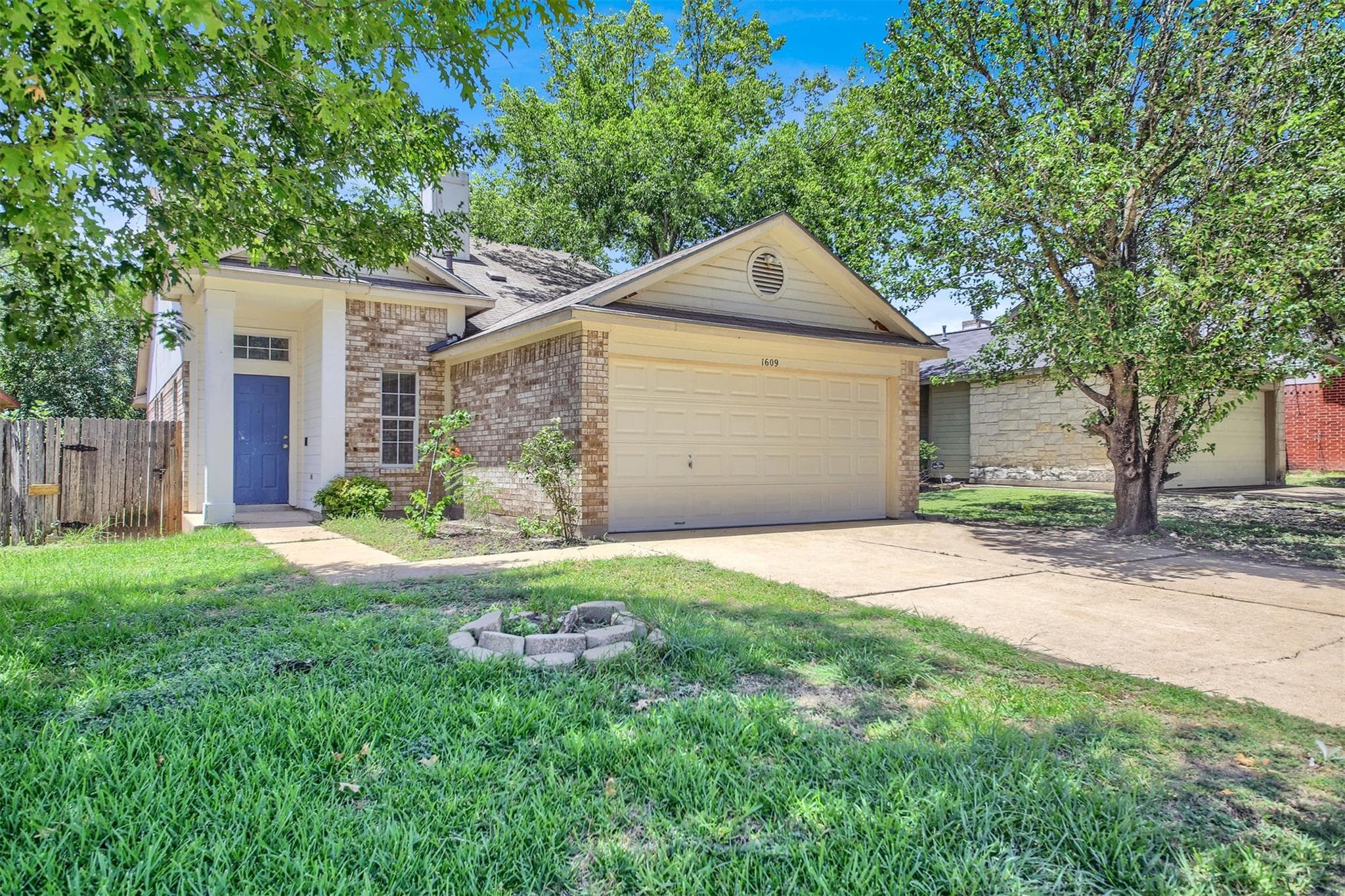 1609 Harness Raceway St