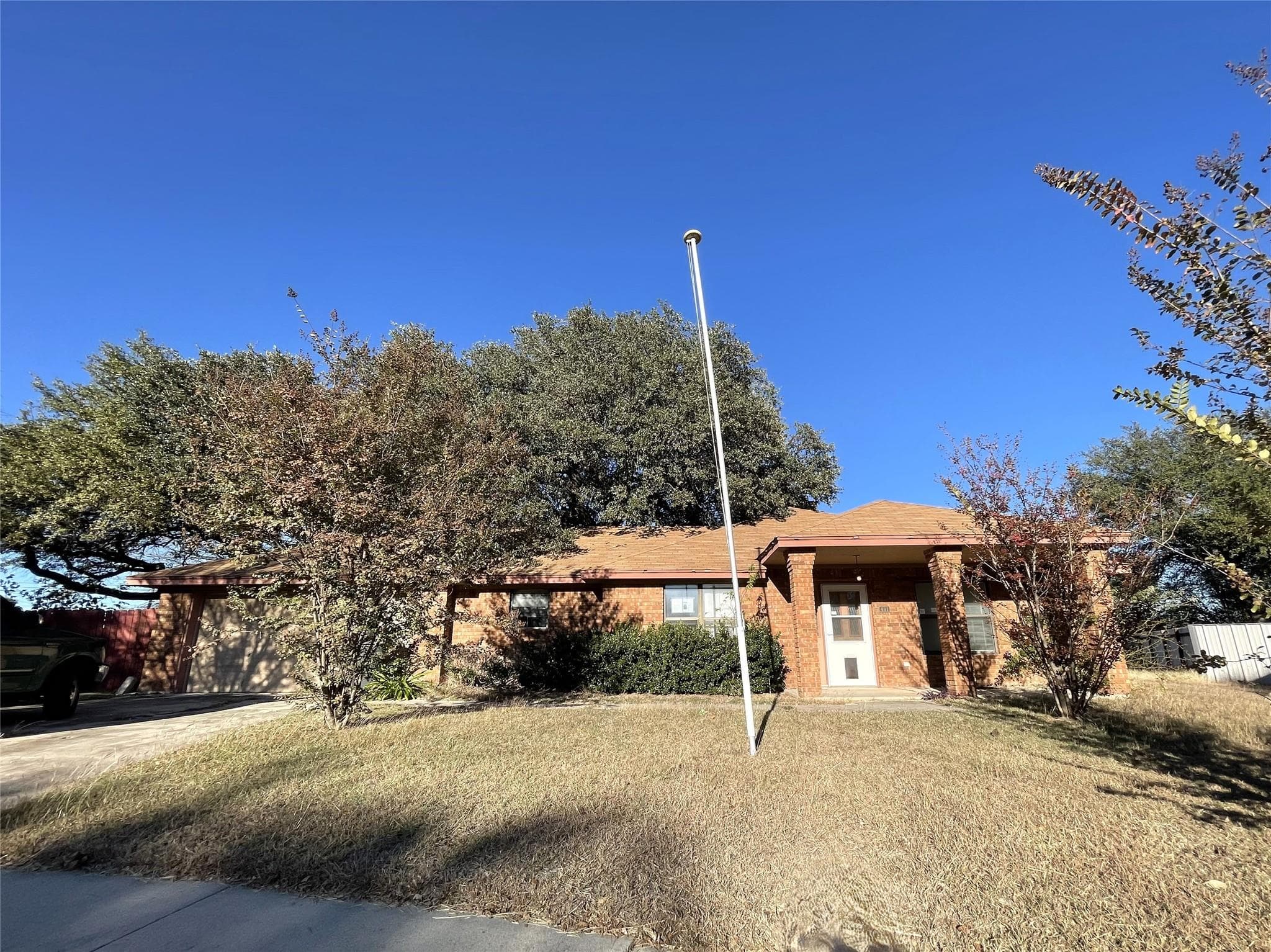 401 Highridge Cv