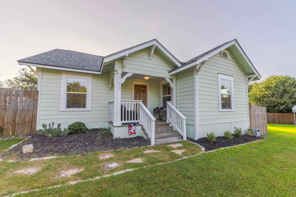 121 Margot Ln
