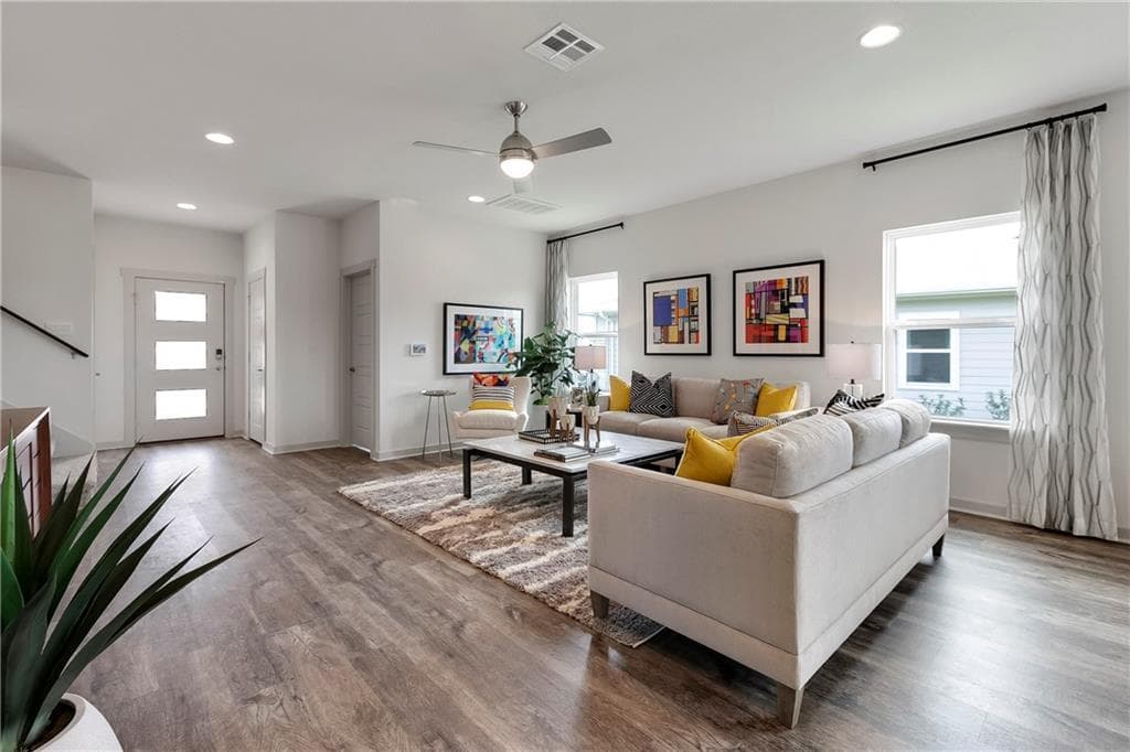 3009 Egan Dr