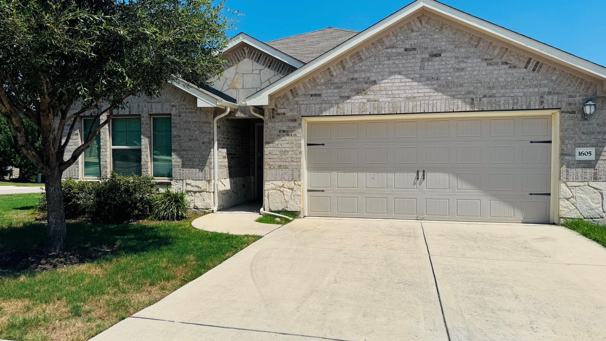 1605 Gerald Ln