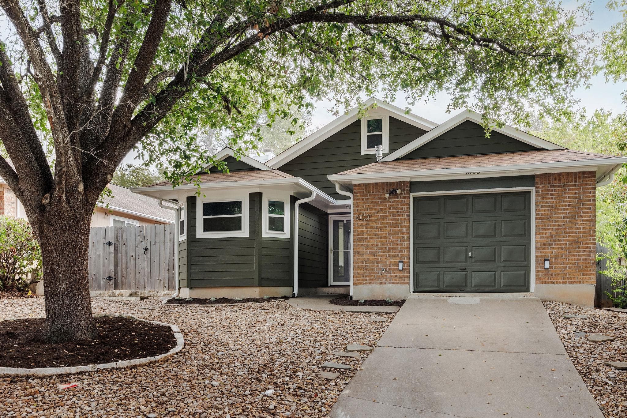 1003 Glen Oaks Ct